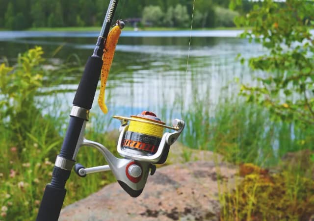 Wędkarstwo spinning: skuteczne techniki i sprzęt dla początkujących
